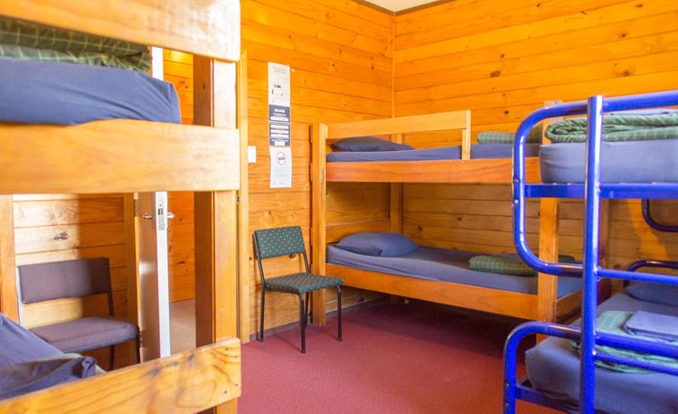YHA Waitomo 6 bed dormitory style shared room