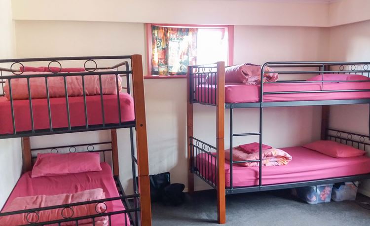 YHA Golden Bay Kiwi Room 6 Bed Dorm
